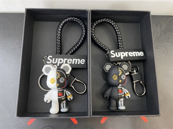Supreme "violent bear" charm（Gift Box）
