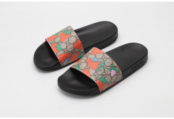 Gucc* Sandal44