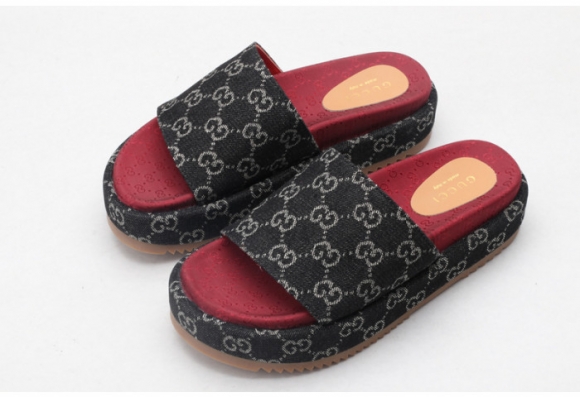 Gucc* Sandal75