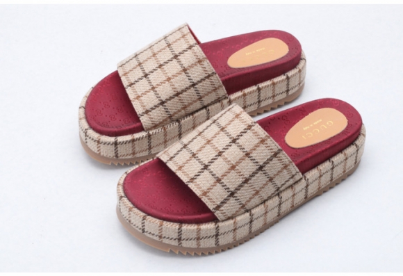 Gucc* Sandal80